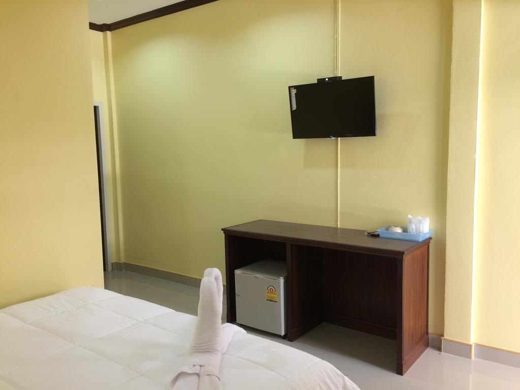 Happy Resort Phang Nga Natai Beach Екстериор снимка