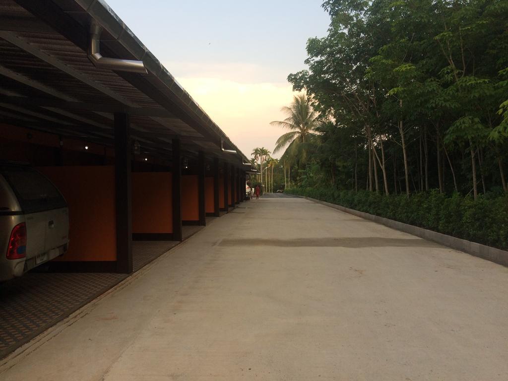 Happy Resort Phang Nga Natai Beach Екстериор снимка
