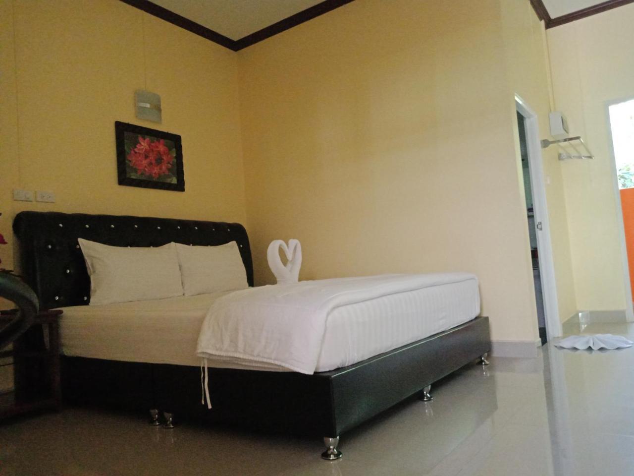 Happy Resort Phang Nga Natai Beach Екстериор снимка