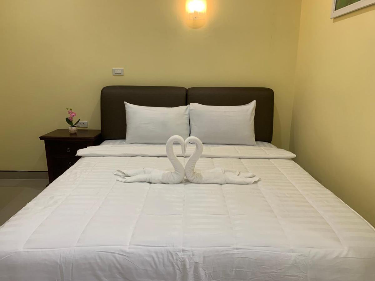 Happy Resort Phang Nga Natai Beach Екстериор снимка